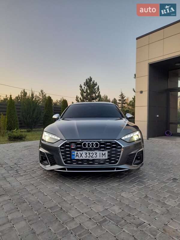 Audi-7