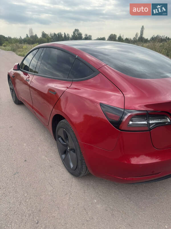 Tesla-3