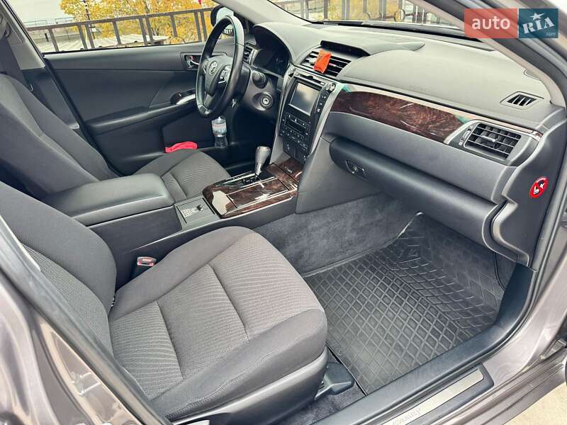 Toyota Camry 2014