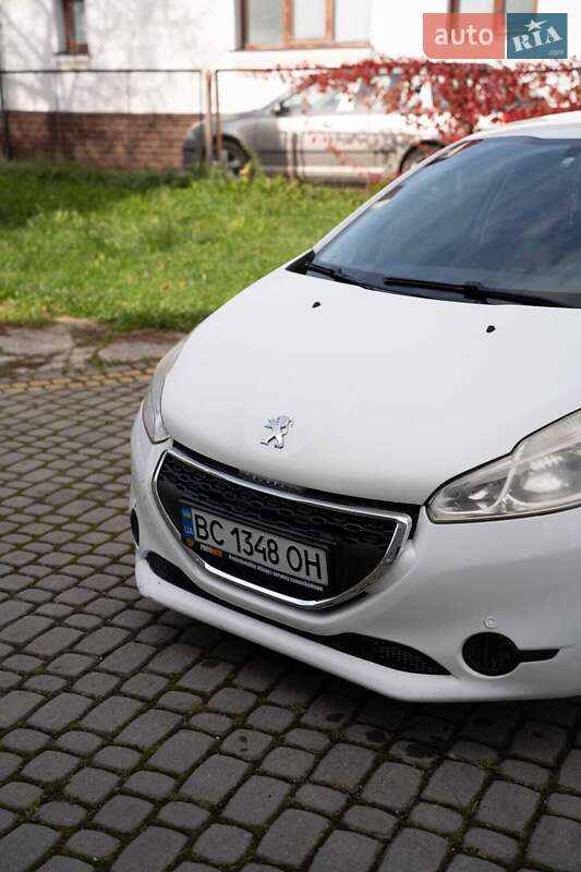 Peugeot 208 2013