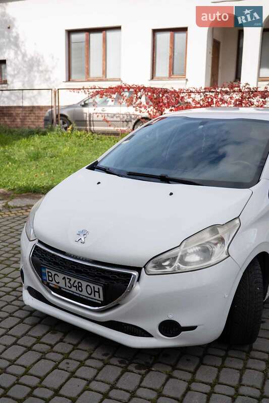 Peugeot 208 2013