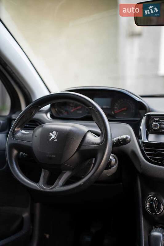 Peugeot 208 2013