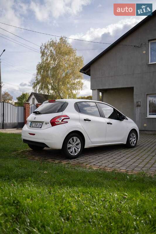 Peugeot 208 2013