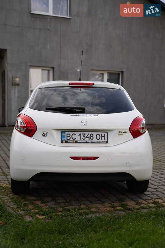 Peugeot 208 2013