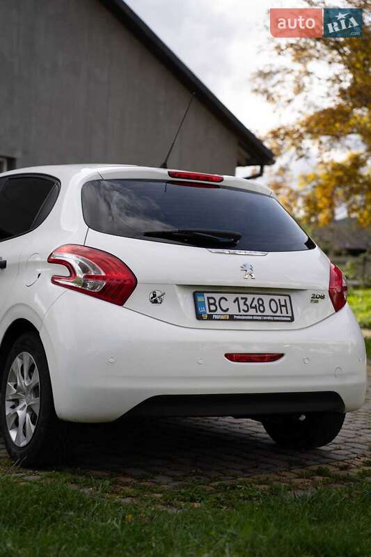 Peugeot 208 2013