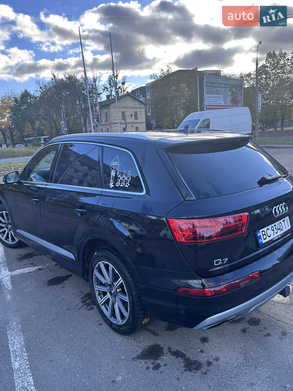 Audi-7