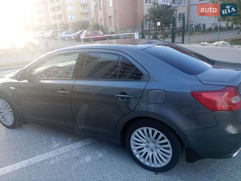 Suzuki Kizashi 2011