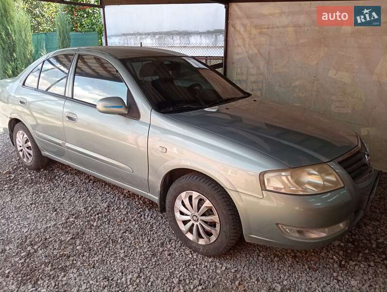 Nissan Almera 2008