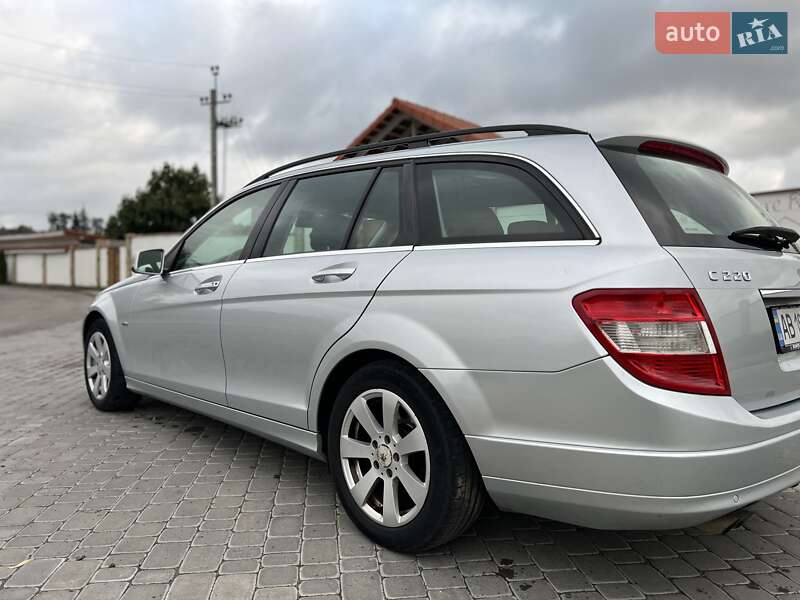 Mercedes-Benz C-Class 2011