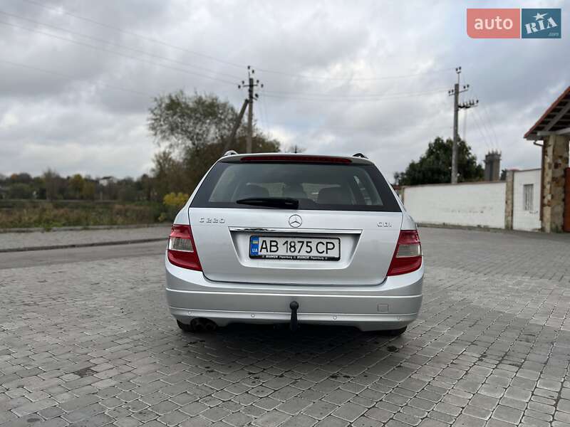 Mercedes-Benz C-Class 2011
