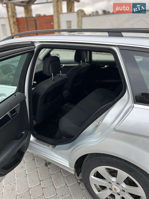 Mercedes-Benz C-Class 2011