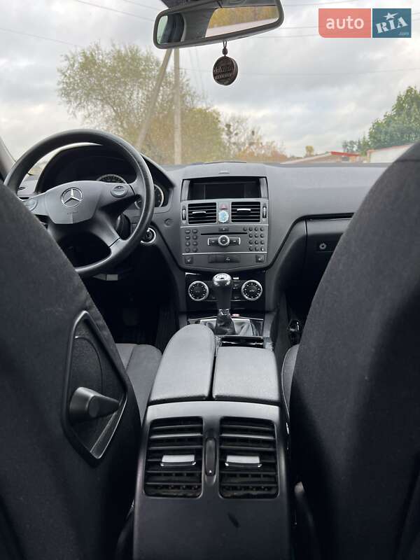 Mercedes-Benz C-Class 2011