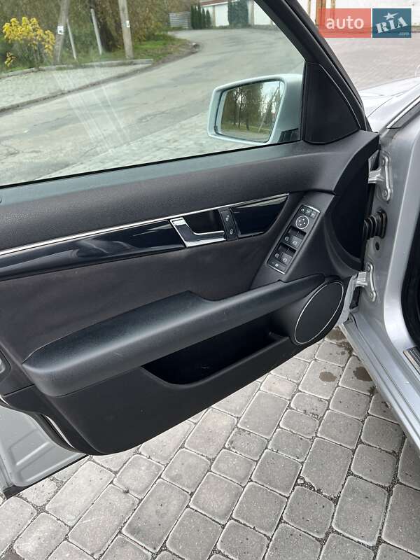 Mercedes-Benz C-Class 2011