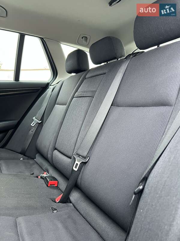 Mercedes-Benz C-Class 2011