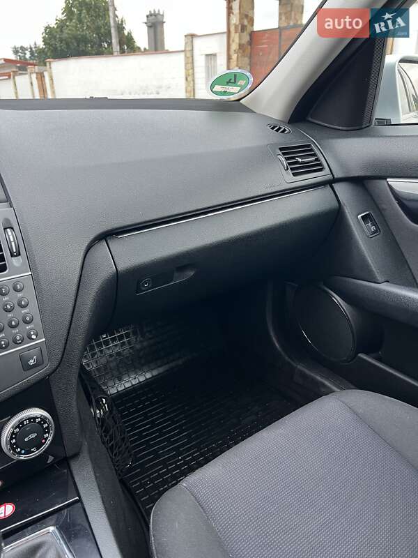 Mercedes-Benz C-Class 2011