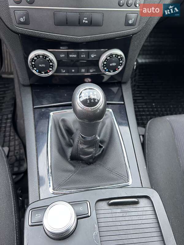 Mercedes-Benz C-Class 2011