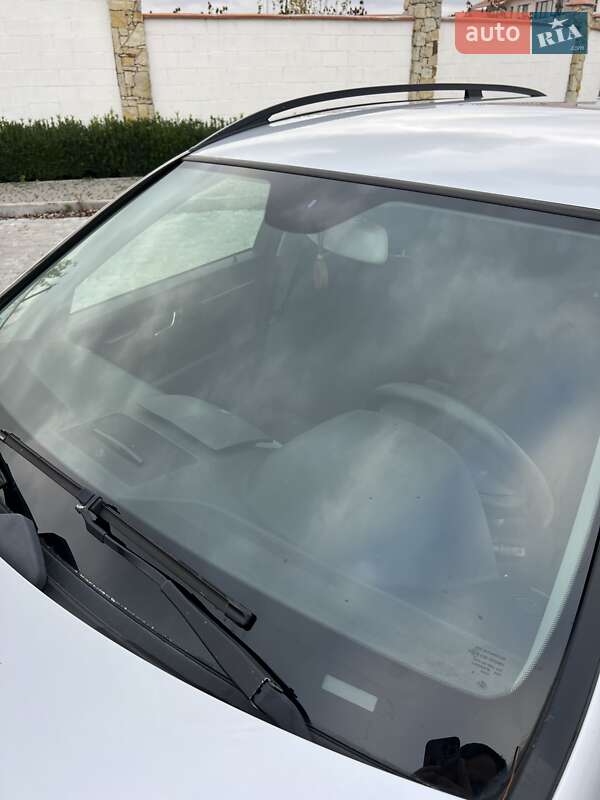 Mercedes-Benz C-Class 2011