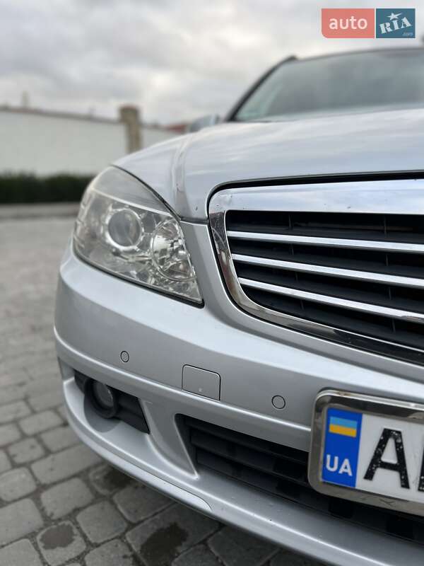 Mercedes-Benz C-Class 2011