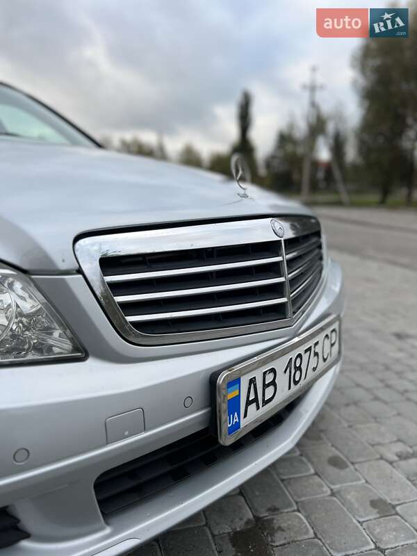 Mercedes-Benz C-Class 2011