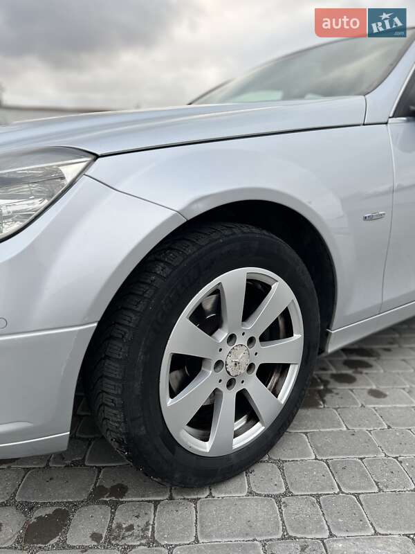 Mercedes-Benz C-Class 2011