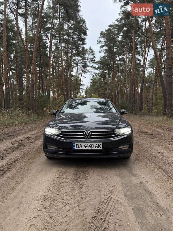 Volkswagen Passat 2023
