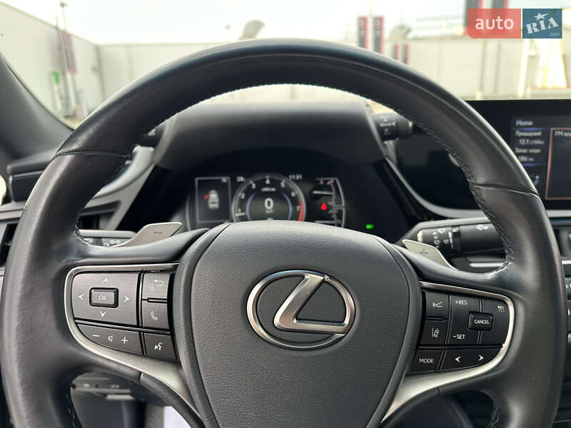 Lexus-25