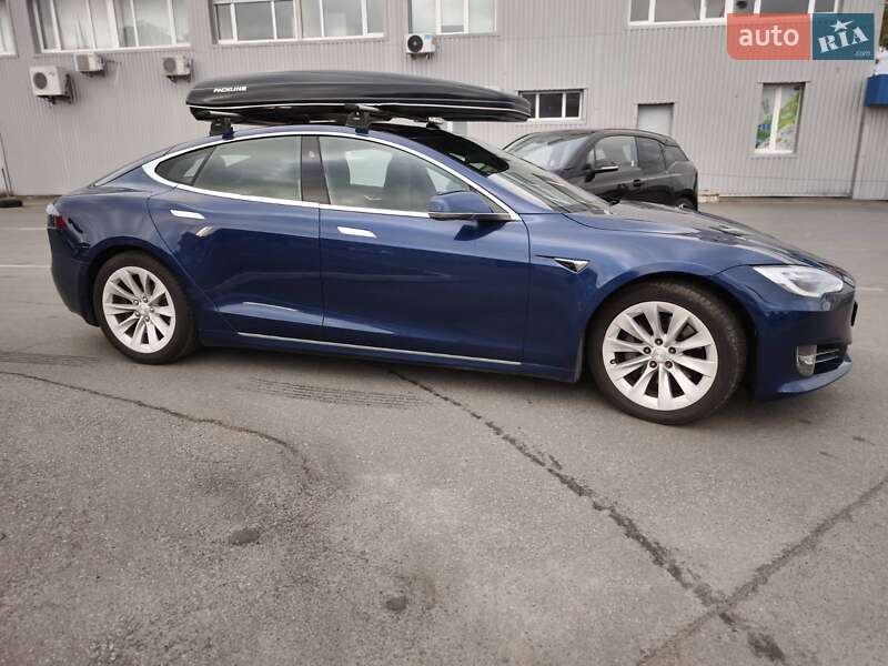 Tesla Model S 2017