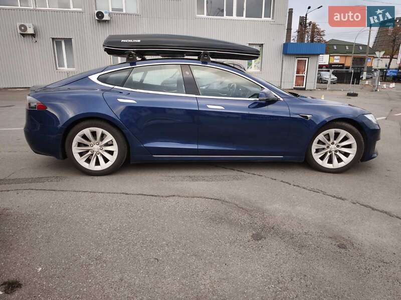 Tesla Model S 2017