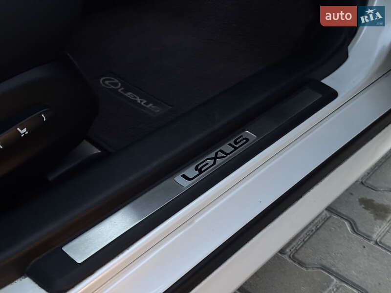 Lexus-34