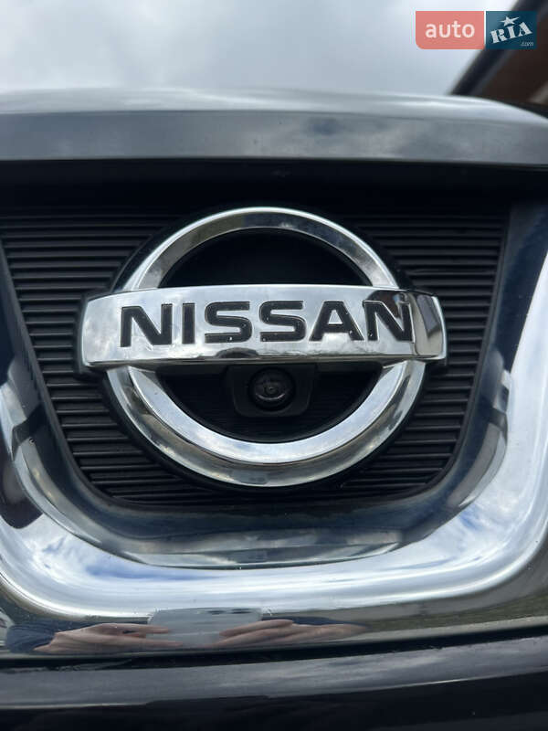 Nissan-25