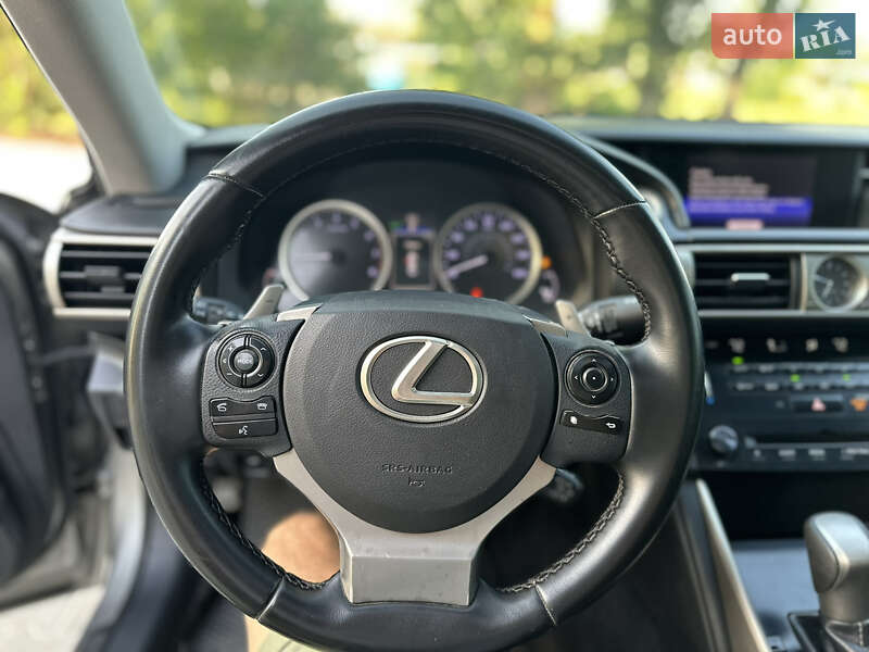 Lexus-1
