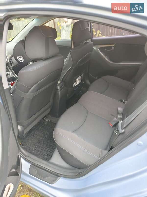 Hyundai Elantra 2011