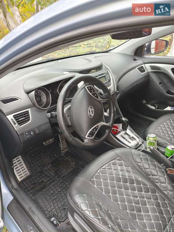 Hyundai Elantra 2011