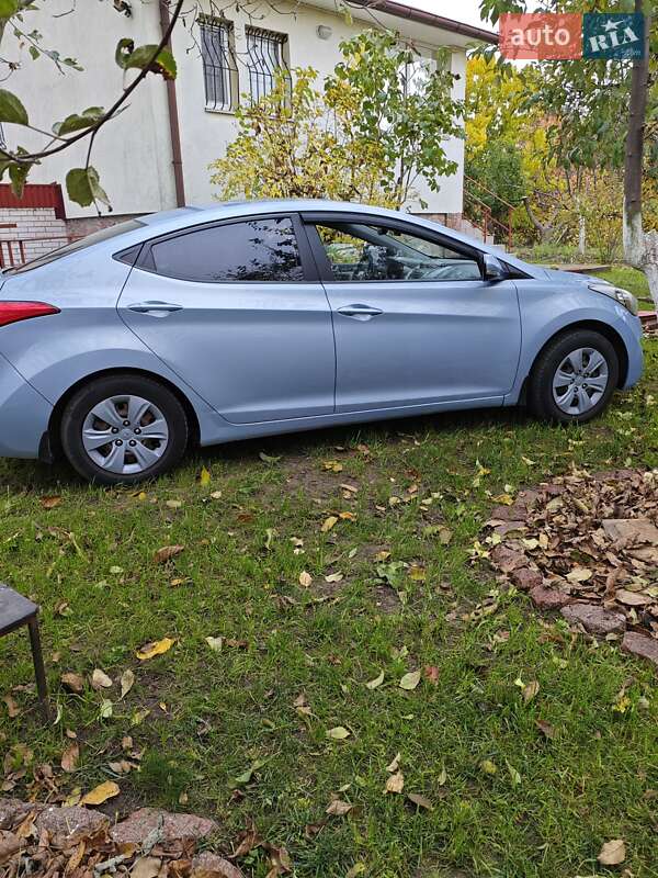 Hyundai Elantra 2011
