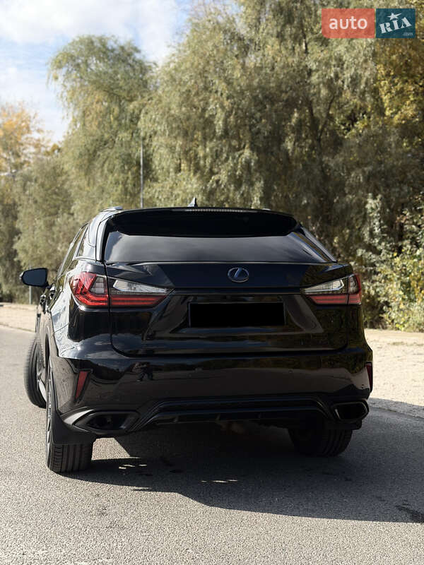 Lexus-1