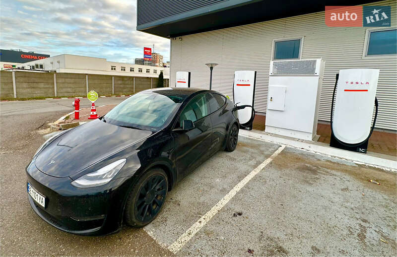 Tesla-0