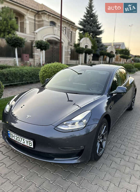 Tesla-0
