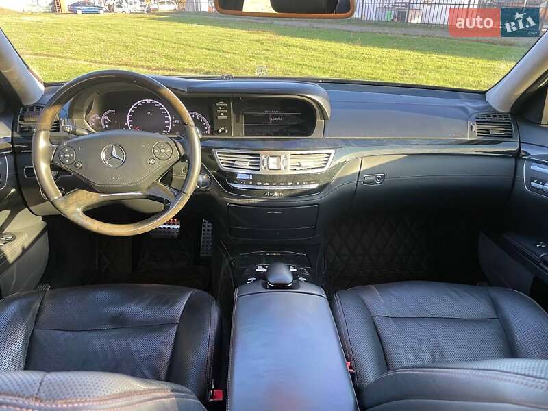 Mercedes-Benz-8