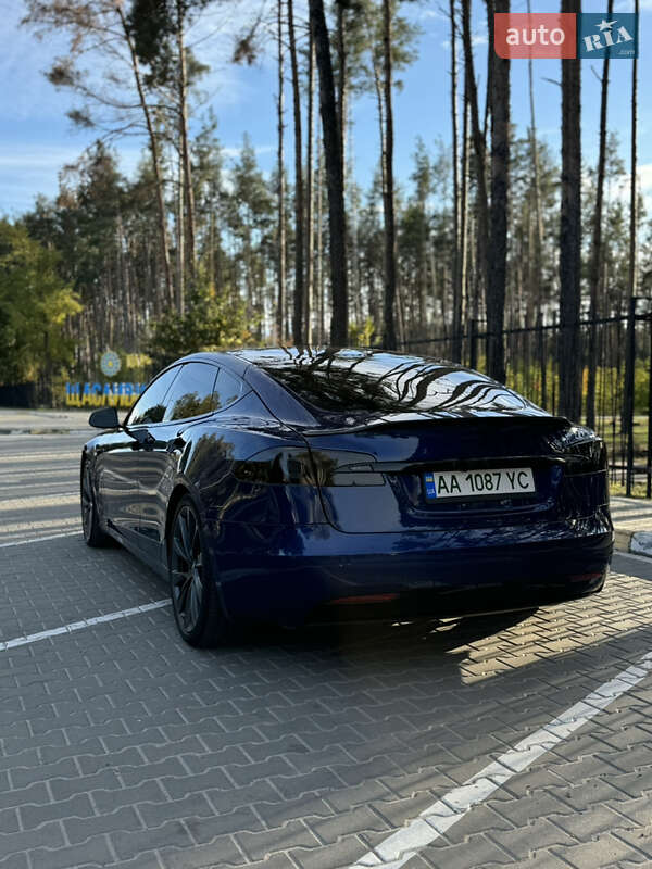 Tesla-11