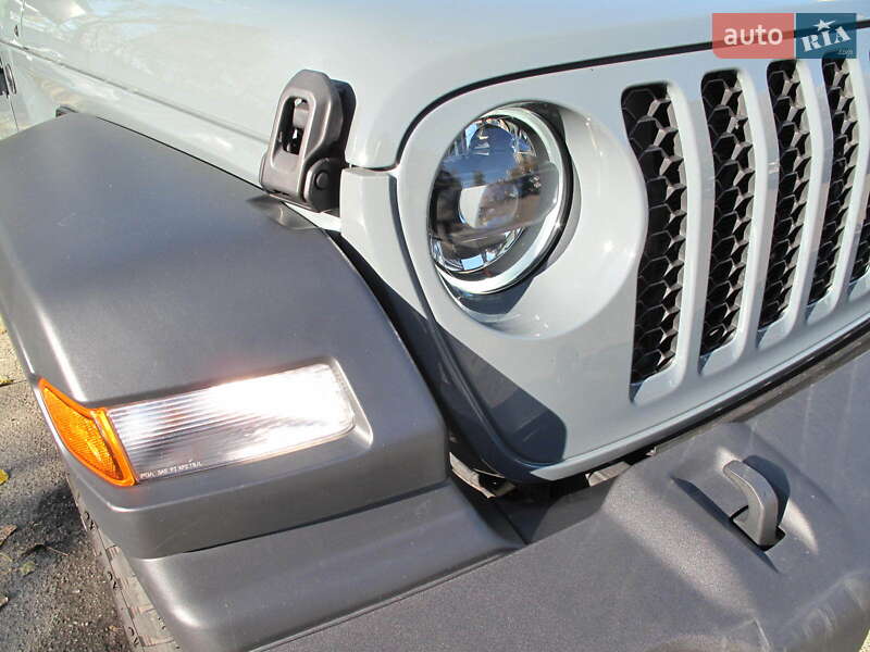 Jeep-105