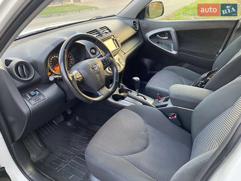 Toyota RAV4 2012