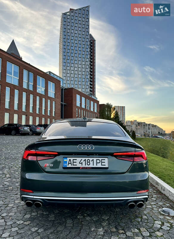 Audi-5