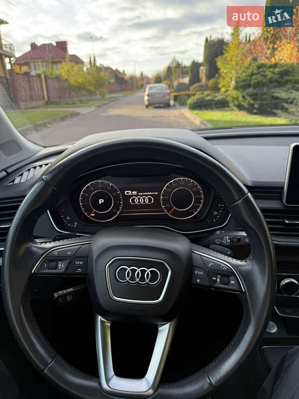 Audi-0