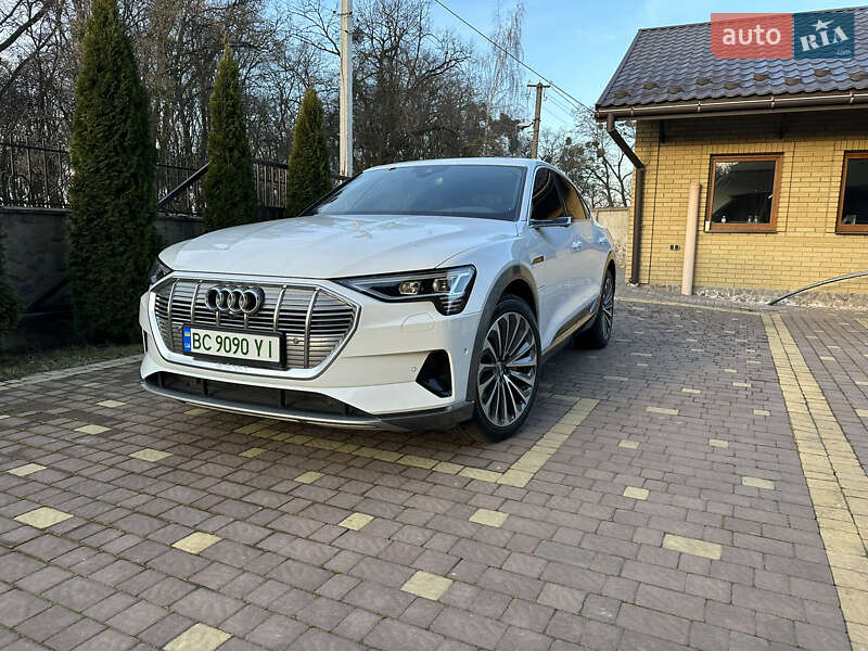 Audi-0