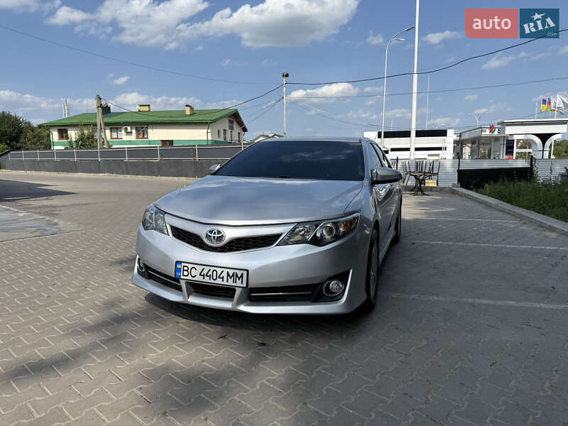 Toyota Camry 2014