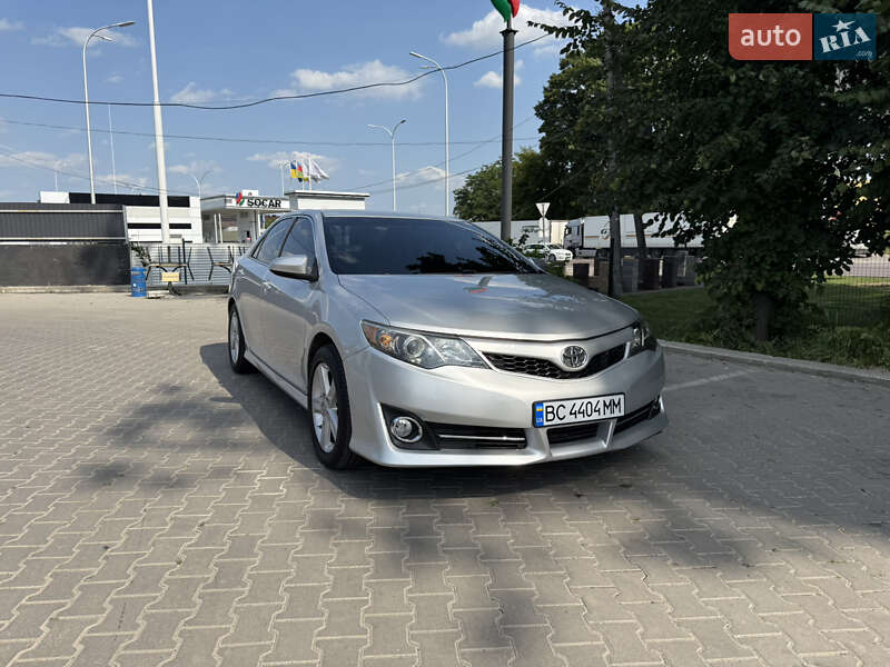 Toyota Camry 2014