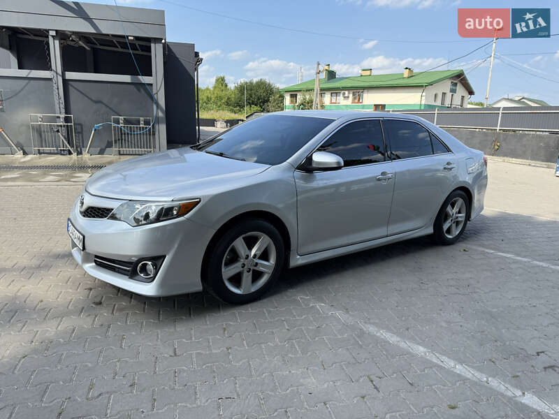 Toyota Camry 2014