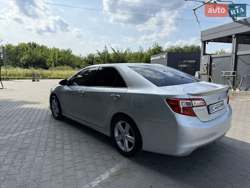 Toyota Camry 2014
