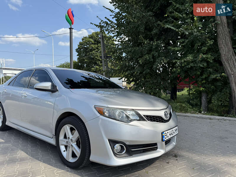 Toyota Camry 2014