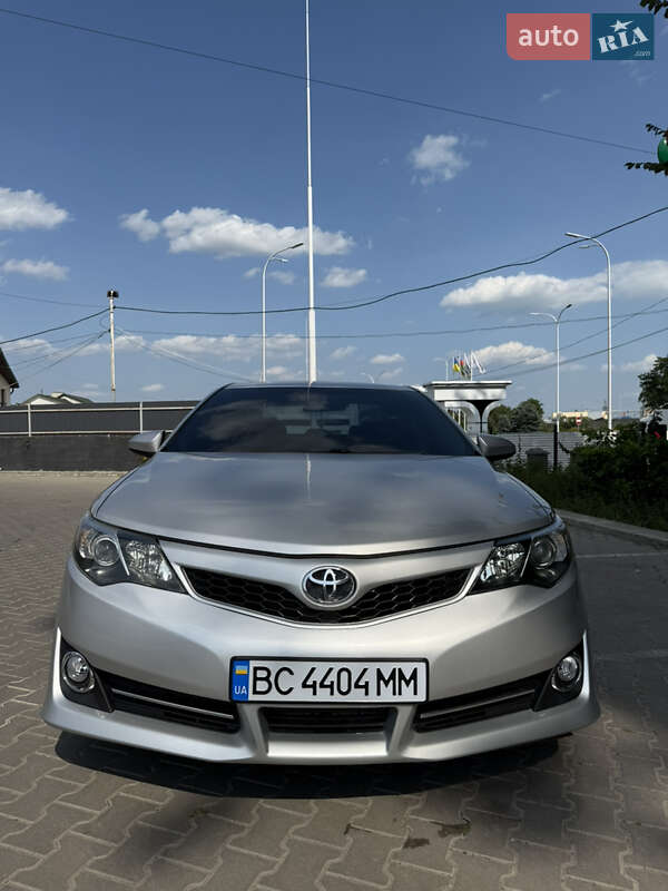Toyota Camry 2014